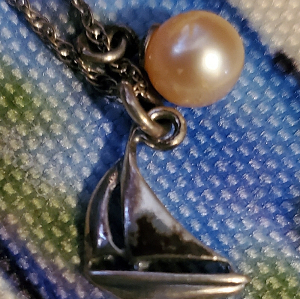 Vantel Pearls Sailing Away Necklace